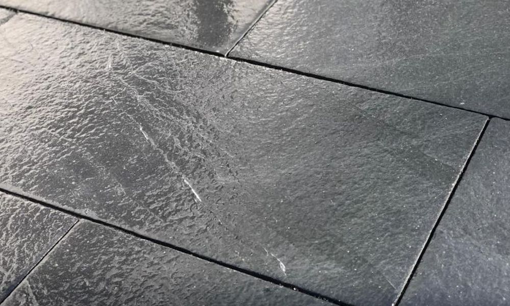Bodenplatten Pedro Black für das Justitzminsterium in Bonn