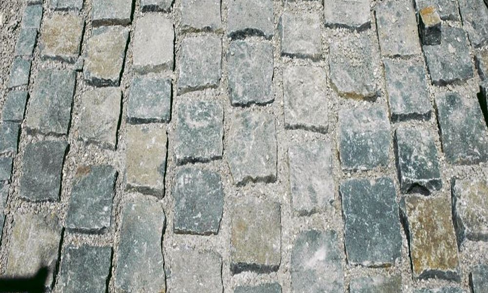 Basaltpflaster aus Tschechien nach Brigg in der Schweiz